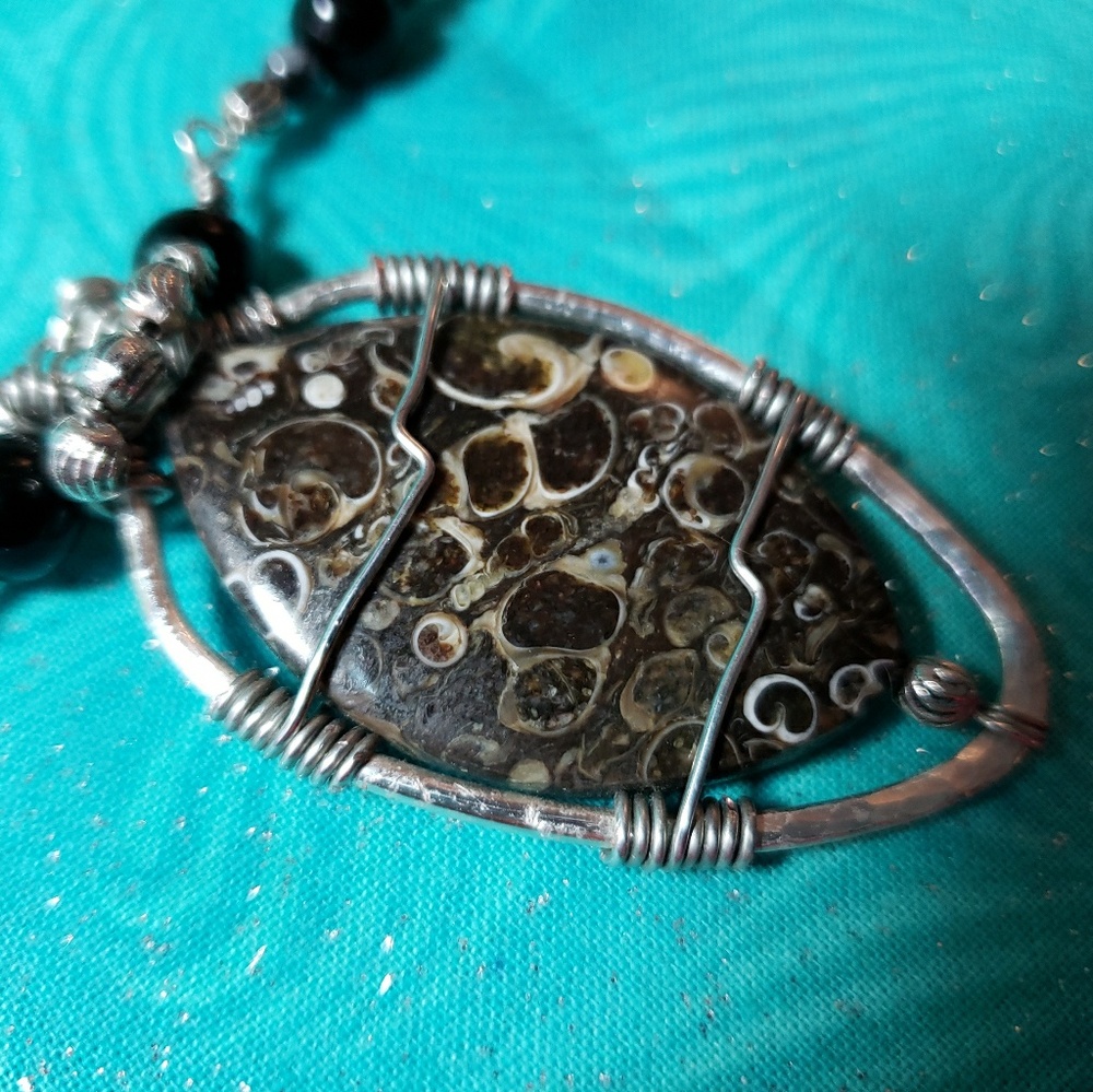 Hammered Silver Wire Sea Sediment Pendant Necklace